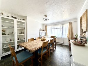 Dining Room- click for photo gallery